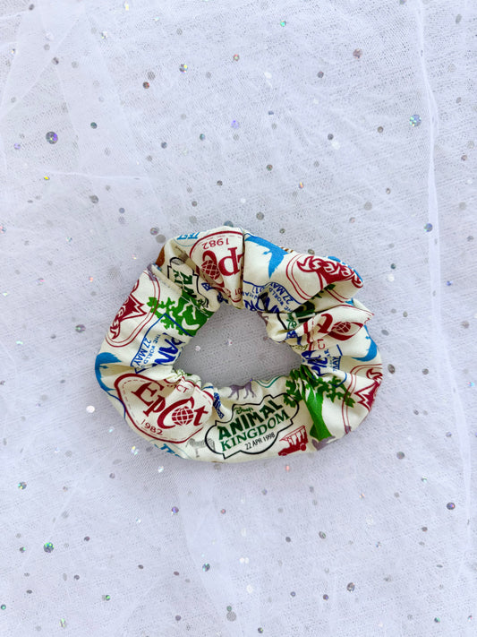 MAGIC BADGES // SCRUNCHIE