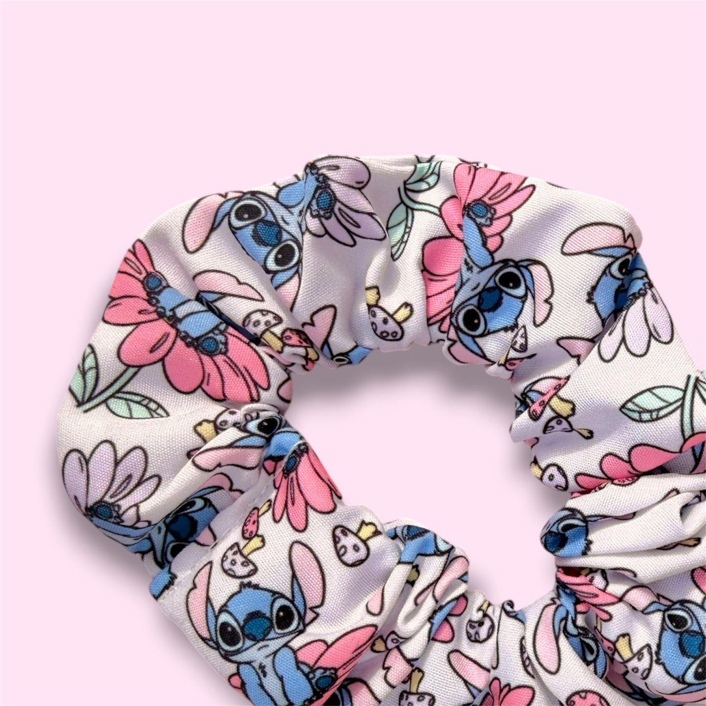 ALIEN IN THE DAISIES // Scrunchies!