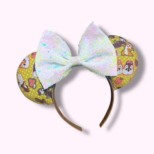 HELLO YELLOW CHIPMUNKS