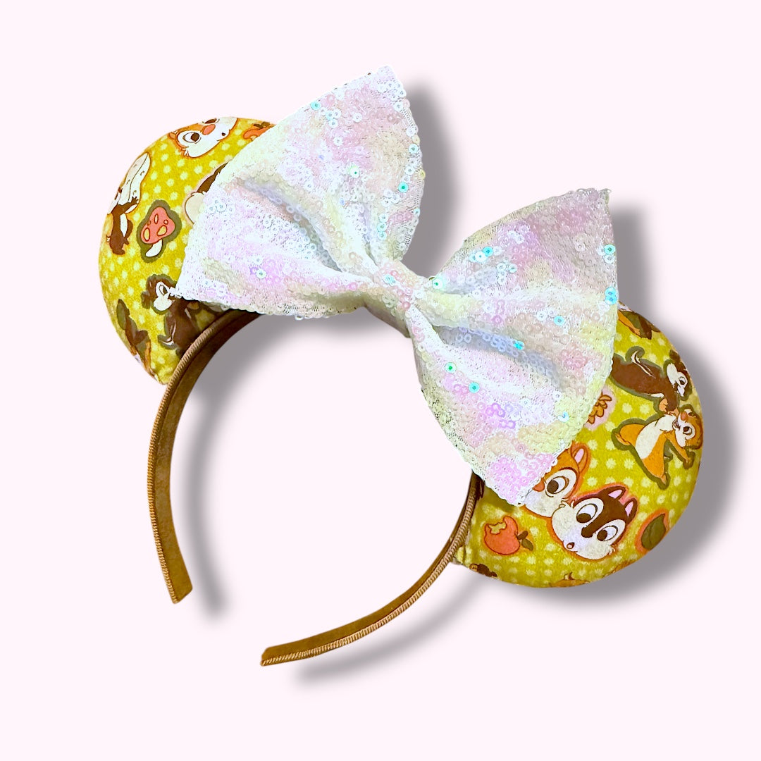 HELLO YELLOW CHIPMUNKS