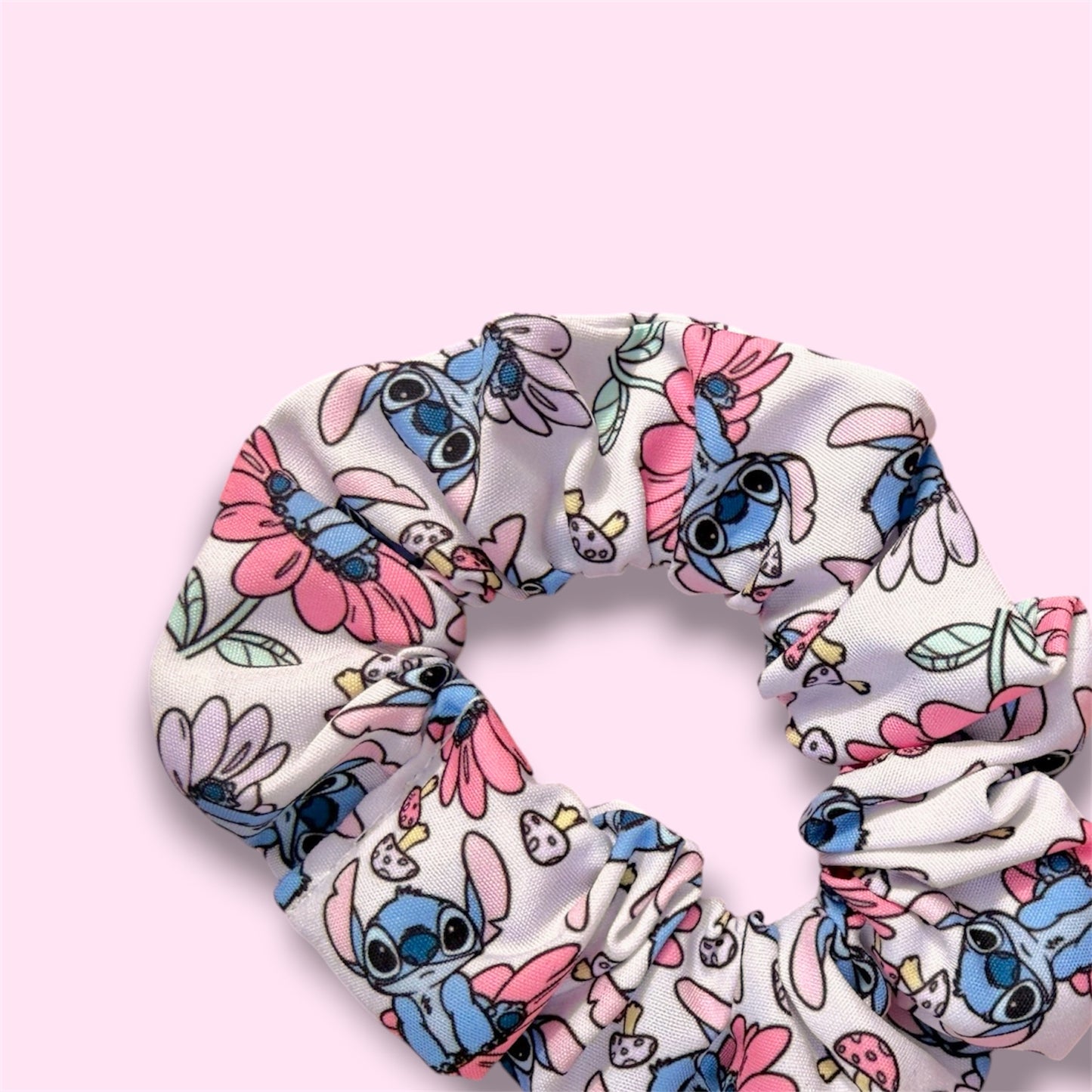 ALIEN IN THE DAISIES // Scrunchies!