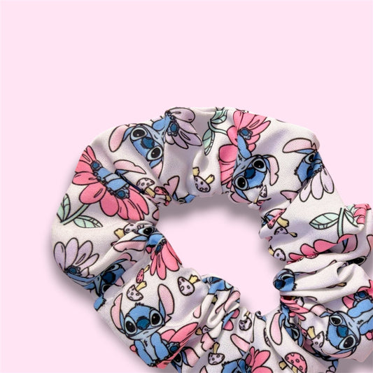 ALIEN IN THE DAISIES // Scrunchies!