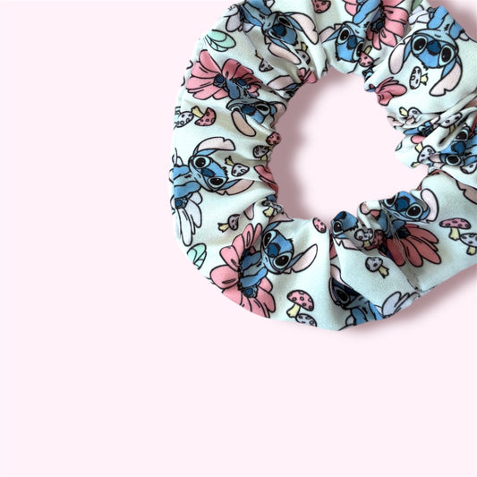 ALIEN IN THE DAISIES // Scrunchies!