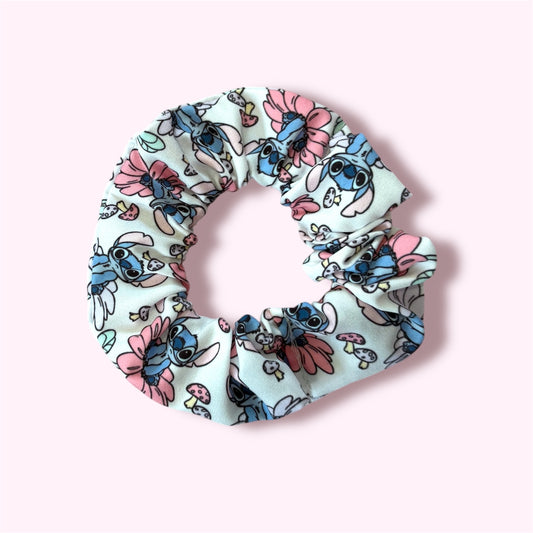 ALIEN IN THE DAISIES // Scrunchies!