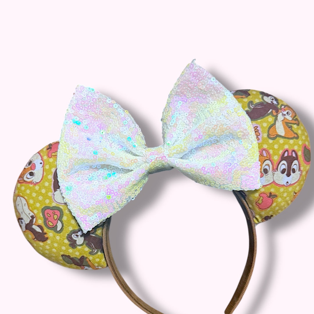 HELLO YELLOW CHIPMUNKS