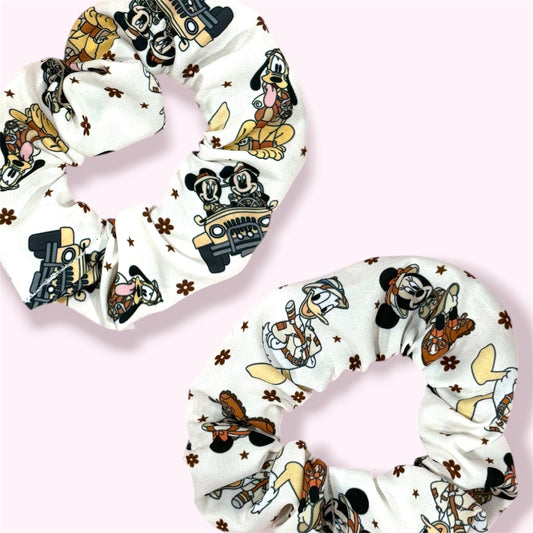 SAFARI PALS // Scrunchies!